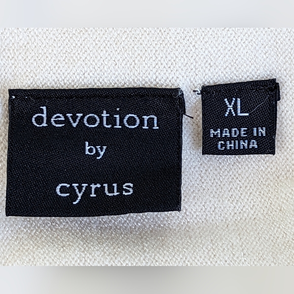 XL Cream White Sweater W/Ribbed Hem and Cuffs Devotion by Cyrus - Picture 6 of 6